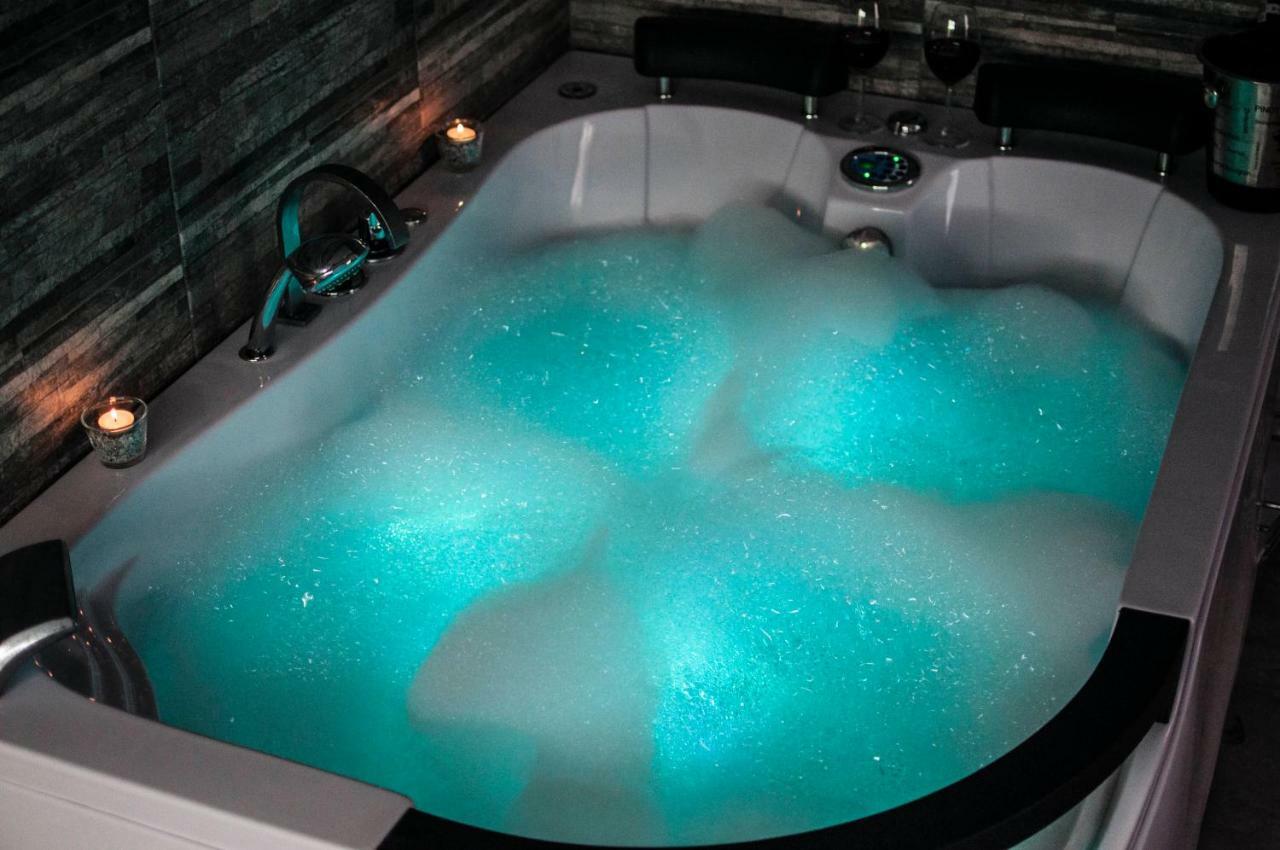 Cracow Jacuzzi Apartments - Silver Room Краков Экстерьер фото